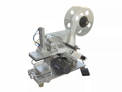 Semi Automatic Flat Labeling Machine